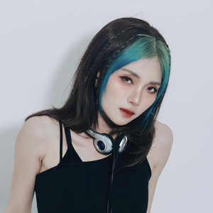 赵展彤资料,赵展彤最新歌曲,赵展彤MV视频,赵展彤音乐专辑,赵展彤好听的歌