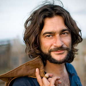 Quique Gonzalez资料,Quique Gonzalez最新歌曲,Quique GonzalezMV视频,Quique Gonzalez音乐专辑,Quique Gonzalez好听的歌