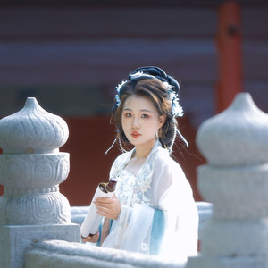 逢缘资料,逢缘最新歌曲,逢缘MV视频,逢缘音乐专辑,逢缘好听的歌