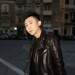 谷朔资料,谷朔最新歌曲,谷朔MV视频,谷朔音乐专辑,谷朔好听的歌