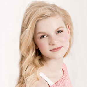 Femke Meines资料,Femke Meines最新歌曲,Femke MeinesMV视频,Femke Meines音乐专辑,Femke Meines好听的歌