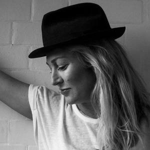 Sophie Lloyd资料,Sophie Lloyd最新歌曲,Sophie LloydMV视频,Sophie Lloyd音乐专辑,Sophie Lloyd好听的歌