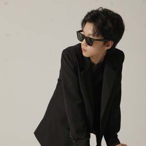 满眼星诚资料,满眼星诚最新歌曲,满眼星诚MV视频,满眼星诚音乐专辑,满眼星诚好听的歌