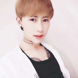 雨果资料,雨果最新歌曲,雨果MV视频,雨果音乐专辑,雨果好听的歌