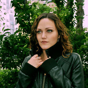 Allie Moss资料,Allie Moss最新歌曲,Allie MossMV视频,Allie Moss音乐专辑,Allie Moss好听的歌