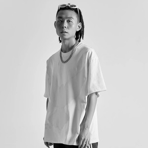 YOUNG资料,YOUNG最新歌曲,YOUNGMV视频,YOUNG音乐专辑,YOUNG好听的歌