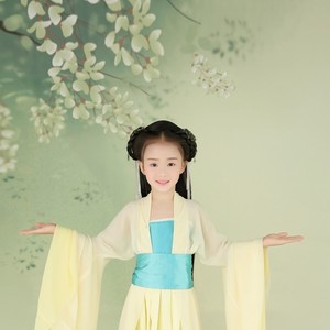 周晨曦资料,周晨曦最新歌曲,周晨曦MV视频,周晨曦音乐专辑,周晨曦好听的歌