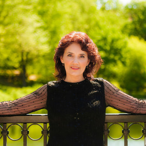 Louise Bessette资料,Louise Bessette最新歌曲,Louise BessetteMV视频,Louise Bessette音乐专辑,Louise Bessette好听的歌