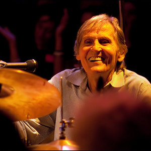 Peter Jones资料,Peter Jones最新歌曲,Peter JonesMV视频,Peter Jones音乐专辑,Peter Jones好听的歌