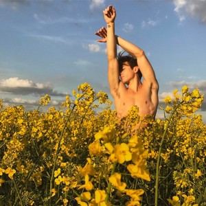 田浩良资料,田浩良最新歌曲,田浩良MV视频,田浩良音乐专辑,田浩良好听的歌