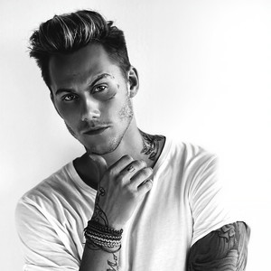 Kaaze资料,Kaaze最新歌曲,KaazeMV视频,Kaaze音乐专辑,Kaaze好听的歌