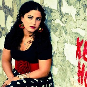Emel Mathlouthi资料,Emel Mathlouthi最新歌曲,Emel MathlouthiMV视频,Emel Mathlouthi音乐专辑,Emel Mathlouthi好听的歌