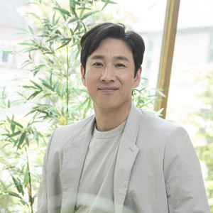 이선균 (李善均)资料,이선균 (李善均)最新歌曲,이선균 (李善均)MV视频,이선균 (李善均)音乐专辑,이선균 (李善均)好听的歌