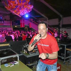 Marco Mzee资料,Marco Mzee最新歌曲,Marco MzeeMV视频,Marco Mzee音乐专辑,Marco Mzee好听的歌