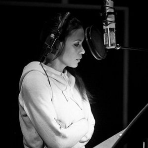 Liz Suwandi资料,Liz Suwandi最新歌曲,Liz SuwandiMV视频,Liz Suwandi音乐专辑,Liz Suwandi好听的歌