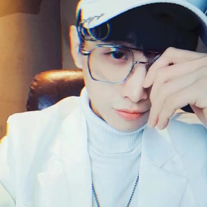 李梓轩资料,李梓轩最新歌曲,李梓轩MV视频,李梓轩音乐专辑,李梓轩好听的歌