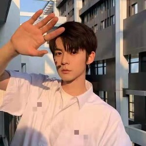 梓萧资料,梓萧最新歌曲,梓萧MV视频,梓萧音乐专辑,梓萧好听的歌