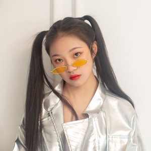 李佳芯资料,李佳芯最新歌曲,李佳芯MV视频,李佳芯音乐专辑,李佳芯好听的歌