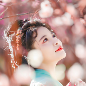 王雯资料,王雯最新歌曲,王雯MV视频,王雯音乐专辑,王雯好听的歌