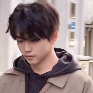 严子晟资料,严子晟最新歌曲,严子晟MV视频,严子晟音乐专辑,严子晟好听的歌