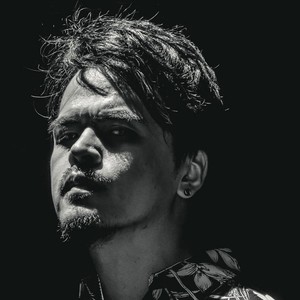 余震东资料,余震东最新歌曲,余震东MV视频,余震东音乐专辑,余震东好听的歌