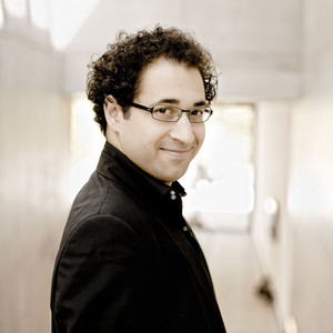 Leo Hussain资料,Leo Hussain最新歌曲,Leo HussainMV视频,Leo Hussain音乐专辑,Leo Hussain好听的歌