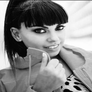 Şira资料,Şira最新歌曲,ŞiraMV视频,Şira音乐专辑,Şira好听的歌