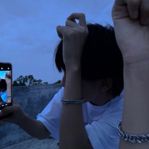 我又饿了资料,我又饿了最新歌曲,我又饿了MV视频,我又饿了音乐专辑,我又饿了好听的歌