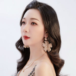 甘露资料,甘露最新歌曲,甘露MV视频,甘露音乐专辑,甘露好听的歌