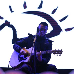 赵鸿鑫资料,赵鸿鑫最新歌曲,赵鸿鑫MV视频,赵鸿鑫音乐专辑,赵鸿鑫好听的歌