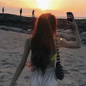 渺渺资料,渺渺最新歌曲,渺渺MV视频,渺渺音乐专辑,渺渺好听的歌