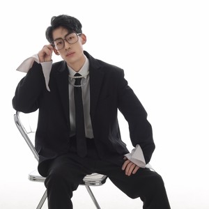 小德资料,小德最新歌曲,小德MV视频,小德音乐专辑,小德好听的歌