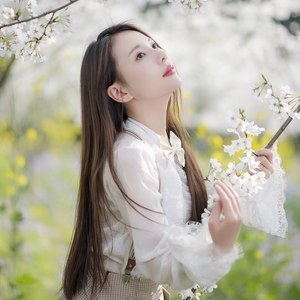 小乔资料,小乔最新歌曲,小乔MV视频,小乔音乐专辑,小乔好听的歌