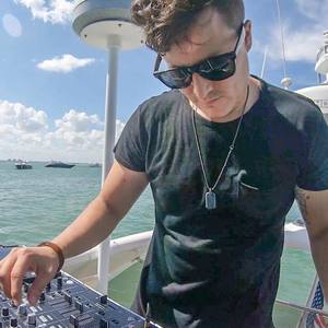 Leo Teran资料,Leo Teran最新歌曲,Leo TeranMV视频,Leo Teran音乐专辑,Leo Teran好听的歌