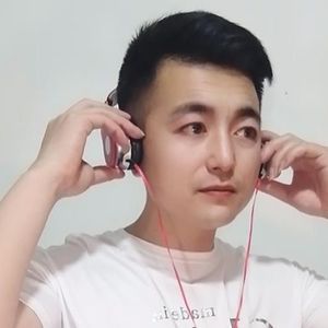 泪蛋蛋掉在酒杯杯里