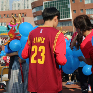 不知名的小何同学资料,不知名的小何同学最新歌曲,不知名的小何同学MV视频,不知名的小何同学音乐专辑,不知名的小何同学好听的歌