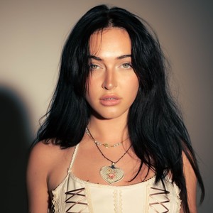 CIL资料,CIL最新歌曲,CILMV视频,CIL音乐专辑,CIL好听的歌