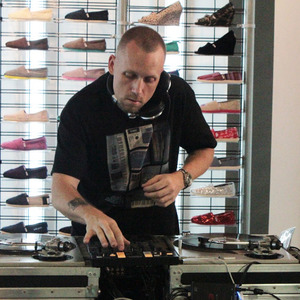 DJ Revolution资料,DJ Revolution最新歌曲,DJ RevolutionMV视频,DJ Revolution音乐专辑,DJ Revolution好听的歌