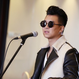 张伊彤资料,张伊彤最新歌曲,张伊彤MV视频,张伊彤音乐专辑,张伊彤好听的歌