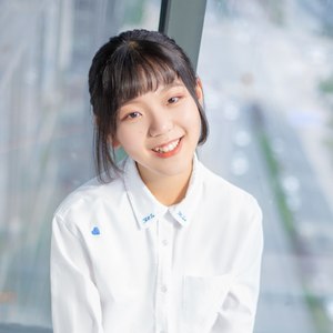 彭兰心资料,彭兰心最新歌曲,彭兰心MV视频,彭兰心音乐专辑,彭兰心好听的歌