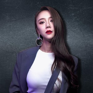 小黑资料,小黑最新歌曲,小黑MV视频,小黑音乐专辑,小黑好听的歌