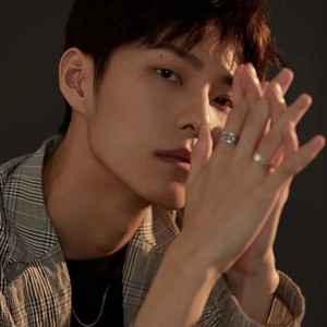 龙龙资料,龙龙最新歌曲,龙龙MV视频,龙龙音乐专辑,龙龙好听的歌