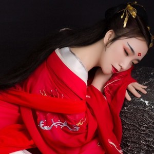 雪霓裳资料,雪霓裳最新歌曲,雪霓裳MV视频,雪霓裳音乐专辑,雪霓裳好听的歌