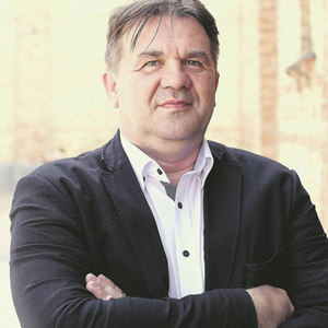 Maris Kupčs资料,Maris Kupčs最新歌曲,Maris KupčsMV视频,Maris Kupčs音乐专辑,Maris Kupčs好听的歌