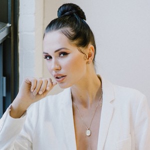 Polina Grace资料,Polina Grace最新歌曲,Polina GraceMV视频,Polina Grace音乐专辑,Polina Grace好听的歌