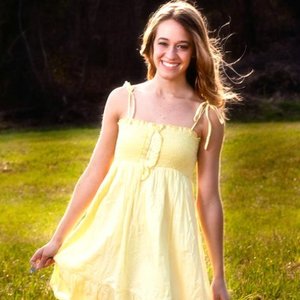 Alexa Lusader资料,Alexa Lusader最新歌曲,Alexa LusaderMV视频,Alexa Lusader音乐专辑,Alexa Lusader好听的歌