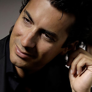 Roberto Cominati资料,Roberto Cominati最新歌曲,Roberto CominatiMV视频,Roberto Cominati音乐专辑,Roberto Cominati好听的歌