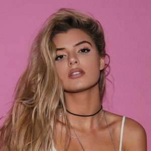 Alissa Violet资料,Alissa Violet最新歌曲,Alissa VioletMV视频,Alissa Violet音乐专辑,Alissa Violet好听的歌