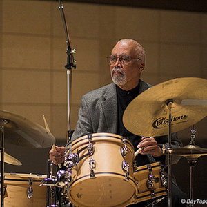 Omar Clay资料,Omar Clay最新歌曲,Omar ClayMV视频,Omar Clay音乐专辑,Omar Clay好听的歌