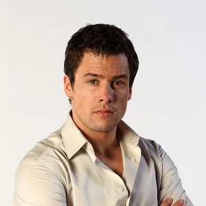 Roger Berruezo资料,Roger Berruezo最新歌曲,Roger BerruezoMV视频,Roger Berruezo音乐专辑,Roger Berruezo好听的歌